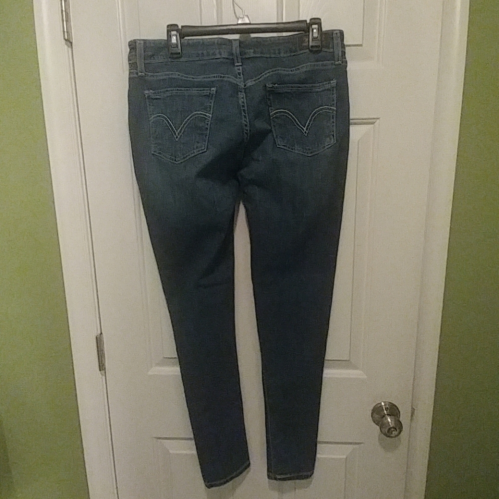 Levis Jeans - Picture 2 of 2